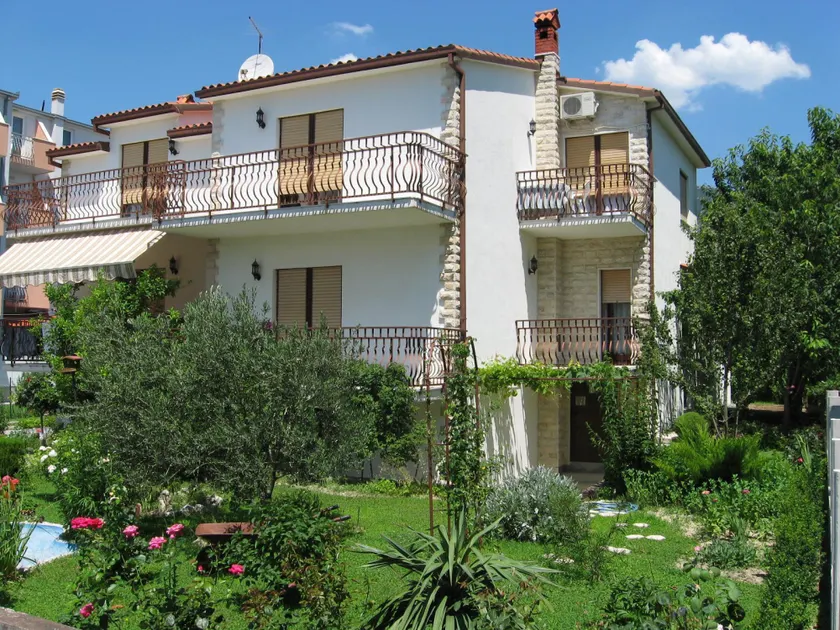 Apartment Božana A1 Kastel Luksic, Riviera Split - Image 1