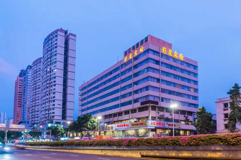 Movie Star Hotel - Image 1