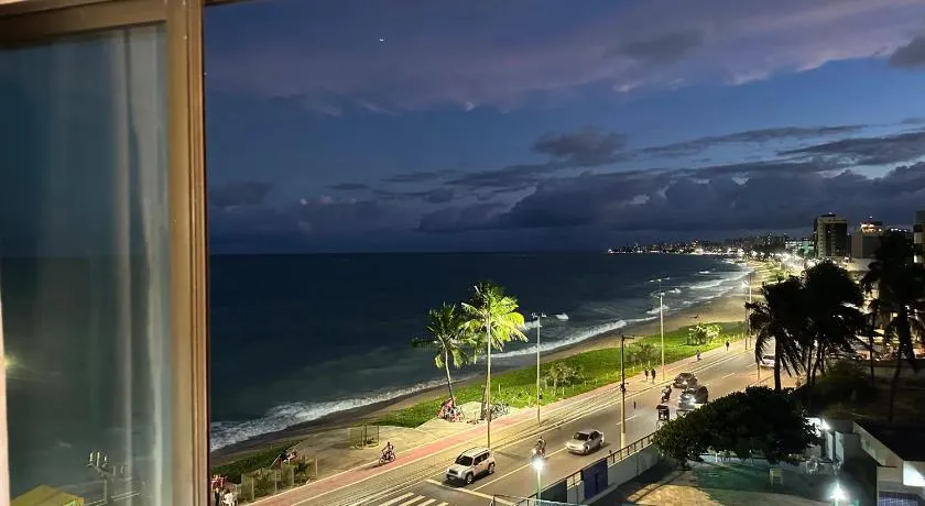 Flat em Hotel de Luxo beira mar da grife Ritz suítes com vista ampla para todo o mar da cruz das almas, jatiúca e ponta verde, com toda estrutura de um hotel lindo e arrojado, academia, piscina e muito mais, venha viver essa experiência incrível! - Image 1