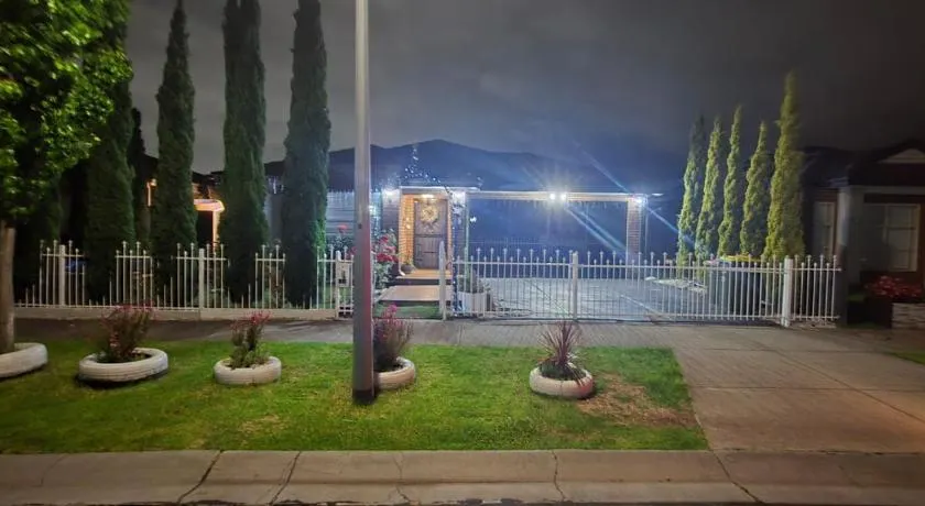 HolidaysHouse Close to Melbourne - Image 1