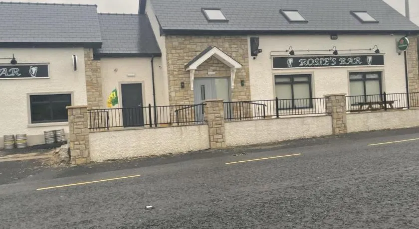 Drumkeen - Apartment - Sleeps 6 - Parking - Image 1