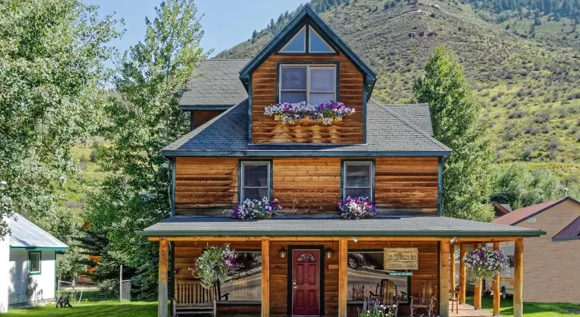 Minturn Inn - Image 1