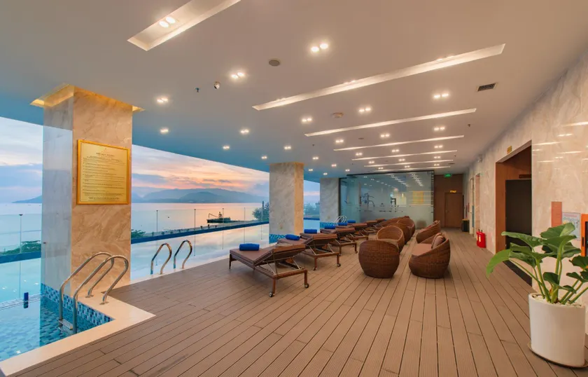 Grand Gosia Hotel - Image 1