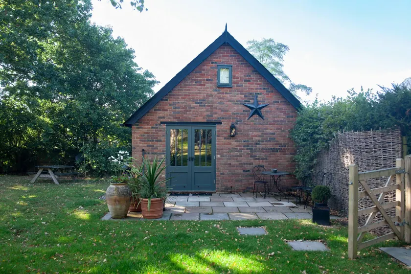 The Smug Snug in Smarden - Image 1