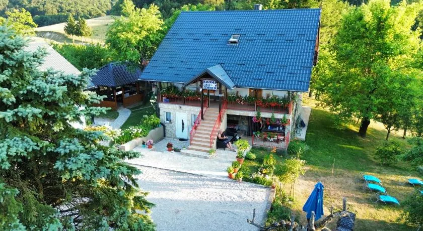 Guest House Family Varda Plitvice Lakes - Image 1