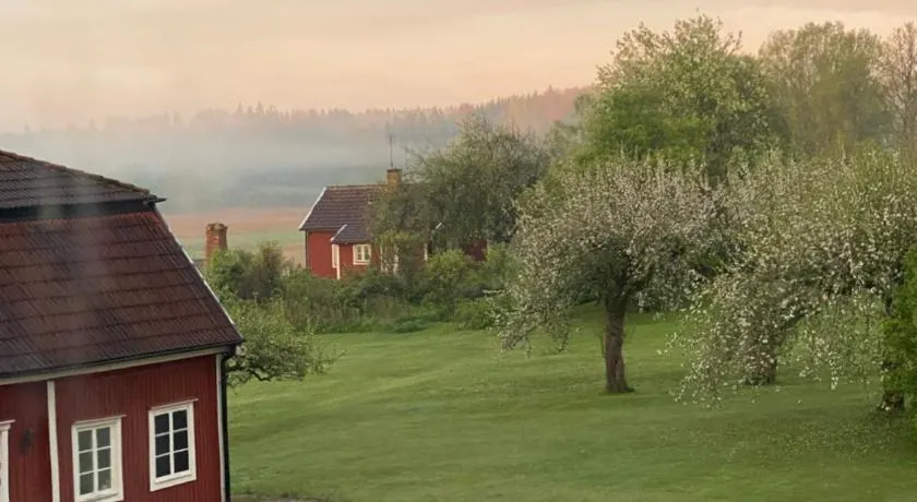 Herrgårdsflygel mitt i Sörmland - Image 1