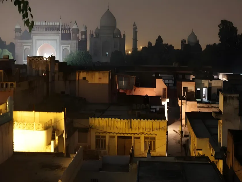 Hotel Kamal Nearest To Taj Mahal - Image 1