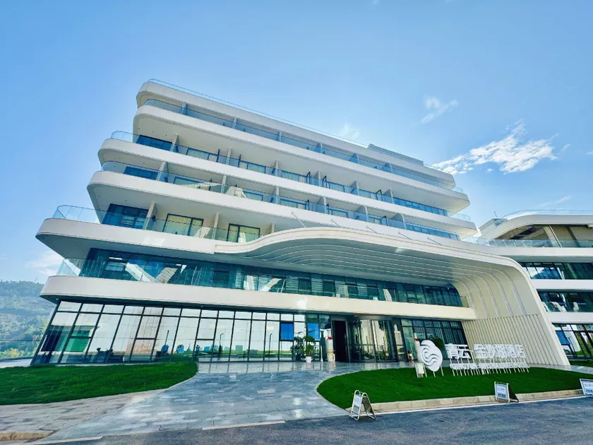 Qingyun Jinsha Lake Resort Hotel - Image 1