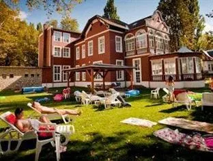 BF Hotel - Image 1