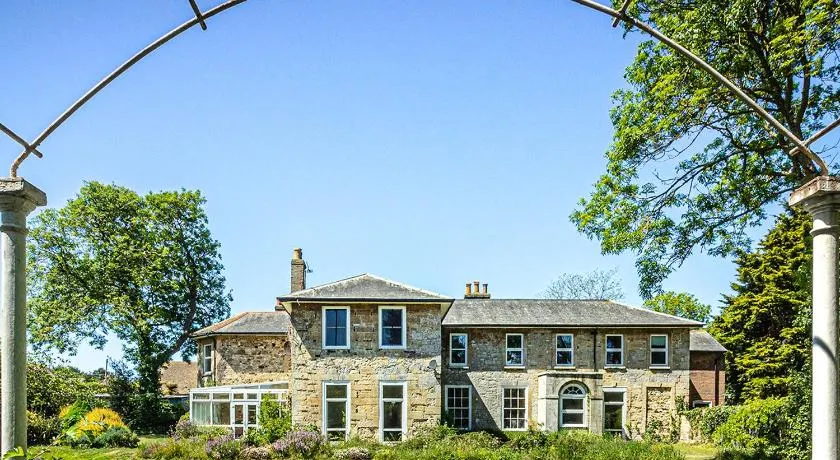Cosy Wolf Bed & Breakfast - Image 1