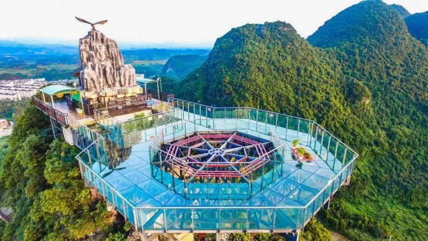 Lund Hotel Liuzhou - Image 1