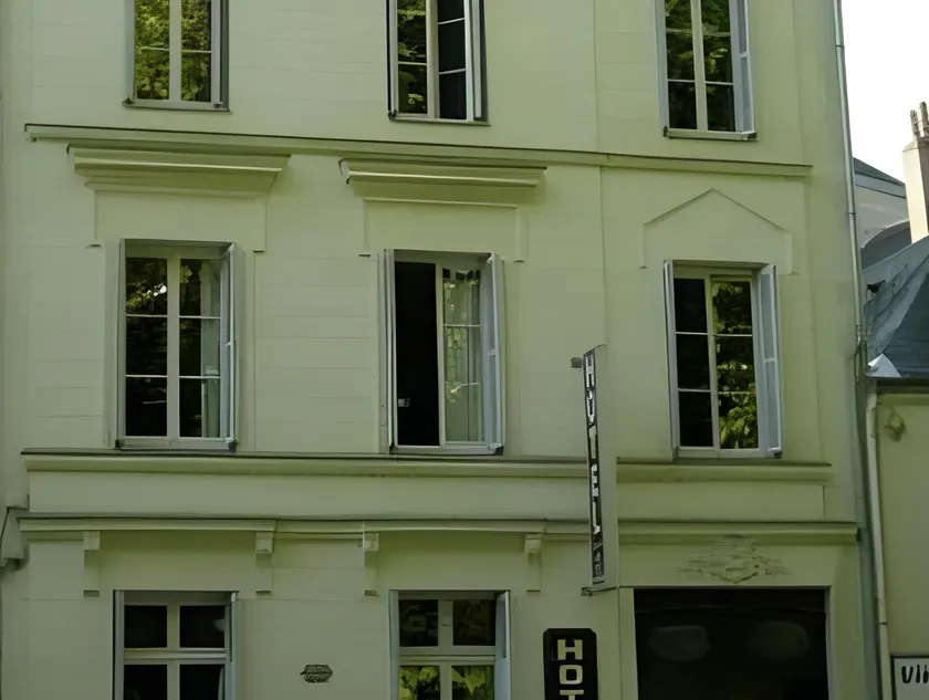 Hotel Val De Loire - Image 1
