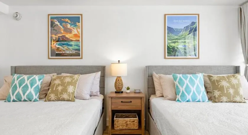 Newly Renovated Studio with Pool & Steps to Waikiki Beach - Image 1