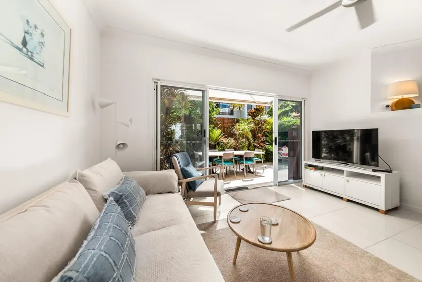 Relax close to Noosa River - Image 1