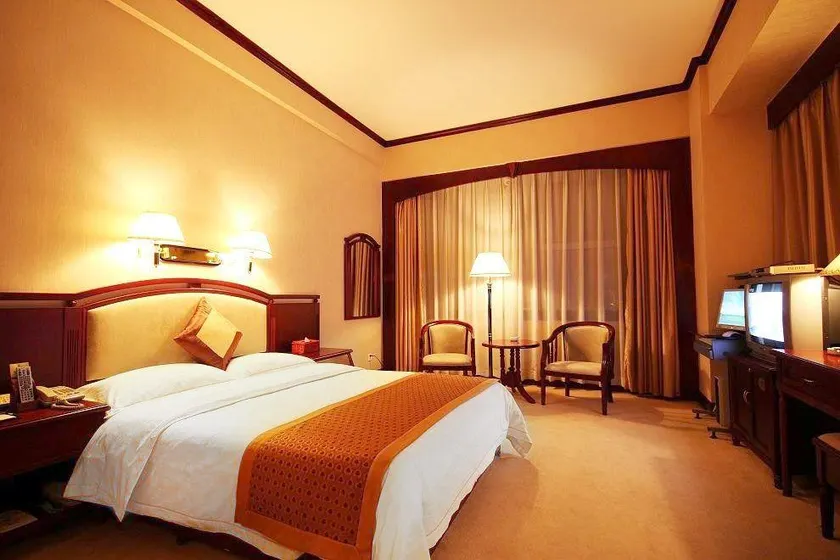 Pengtong Business Hotel - Image 1