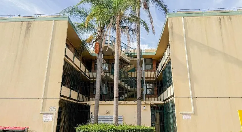 Burwood Cozy Studios - Image 1
