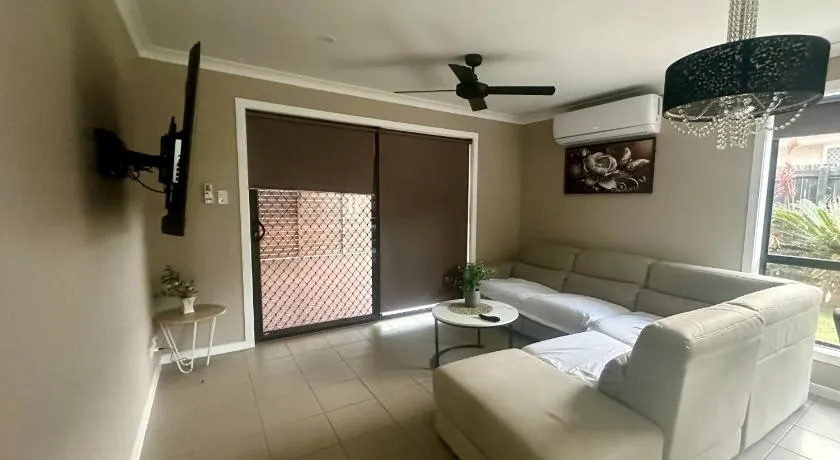 Spacious House in Redbank Plains - Image 1