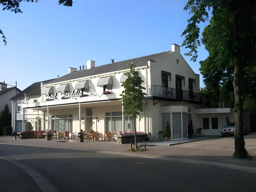 Hotel Handelia - Image 1