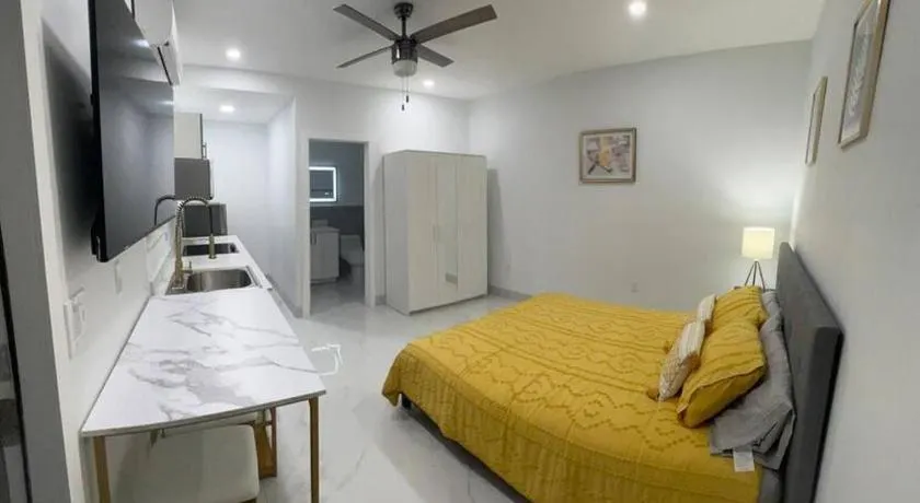 Stunning Deluxe Studio - Image 1