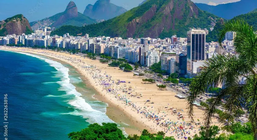 Apto Copacabana Quarto e Sala na Rua Silva Castro, à 6 minutos da Praia, até 4 pessoas, Ar e Wi Fi - Image 1