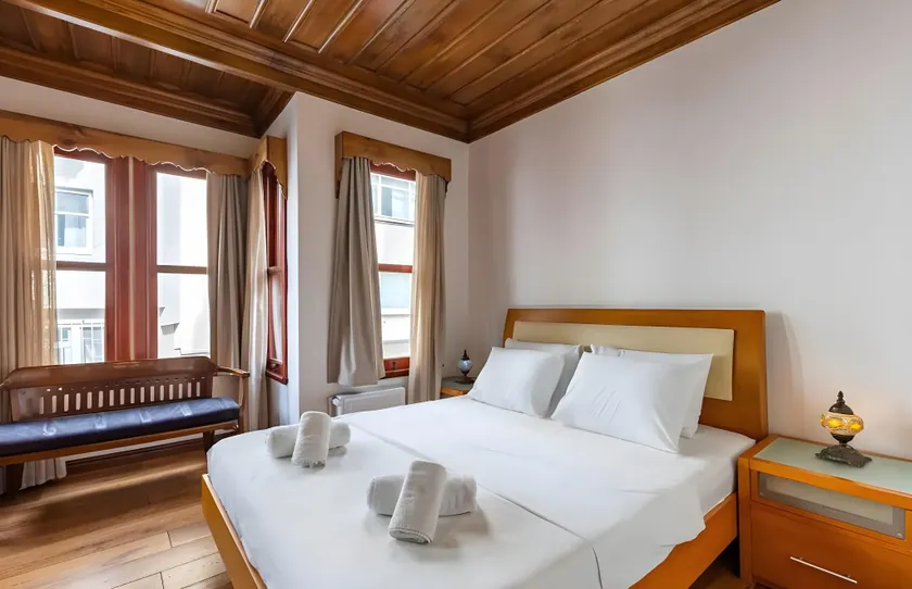 Characteristic and Wooden Fully-Equipped Flat - Image 1