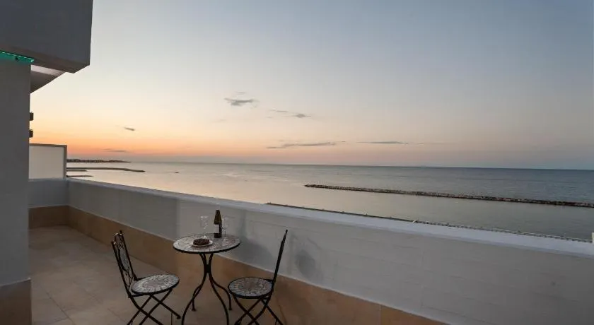 GuestHost - Tramonto sul mare Bari Apartment near the airport - Image 1