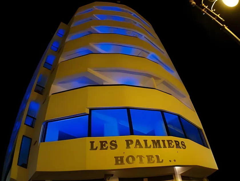 Les Palmiers Beach Boutique Hotel & Luxury Apartments - Image 1