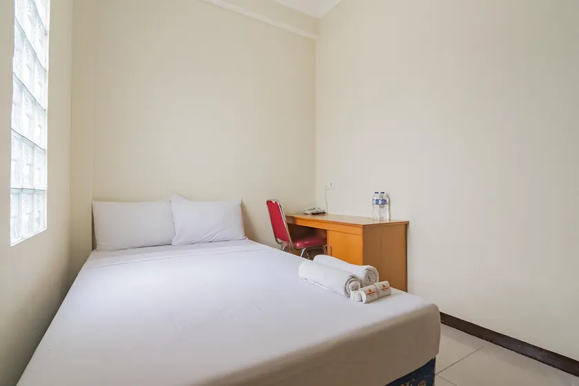 Grand Kembar Hotel Mitra RedDoorz - Image 1