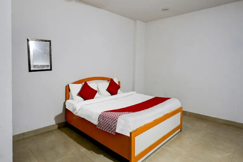 Hotel O Relax Inn - Image 1