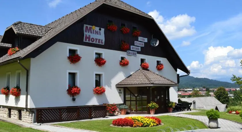 Mini Hotel - Image 1