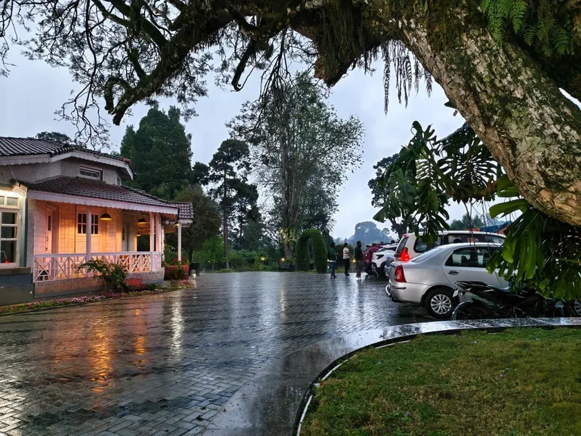 Bruton resorts - Image 1