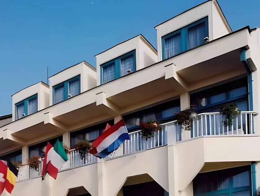 Hotel Uno - Image 1
