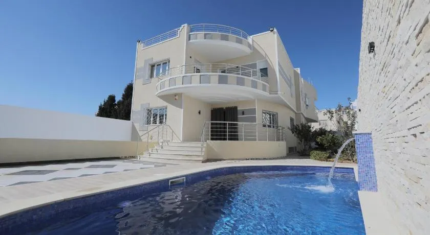 Magnifique Villa Avec Piscine, Pour Vos Vacances ! - Image 1
