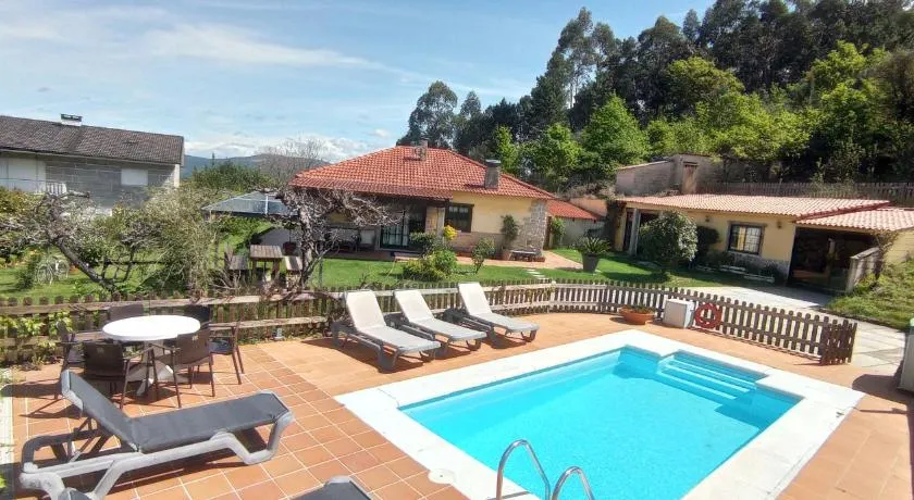 Casa Rural Pontevedra con piscinajardínbarbacoa - Image 1