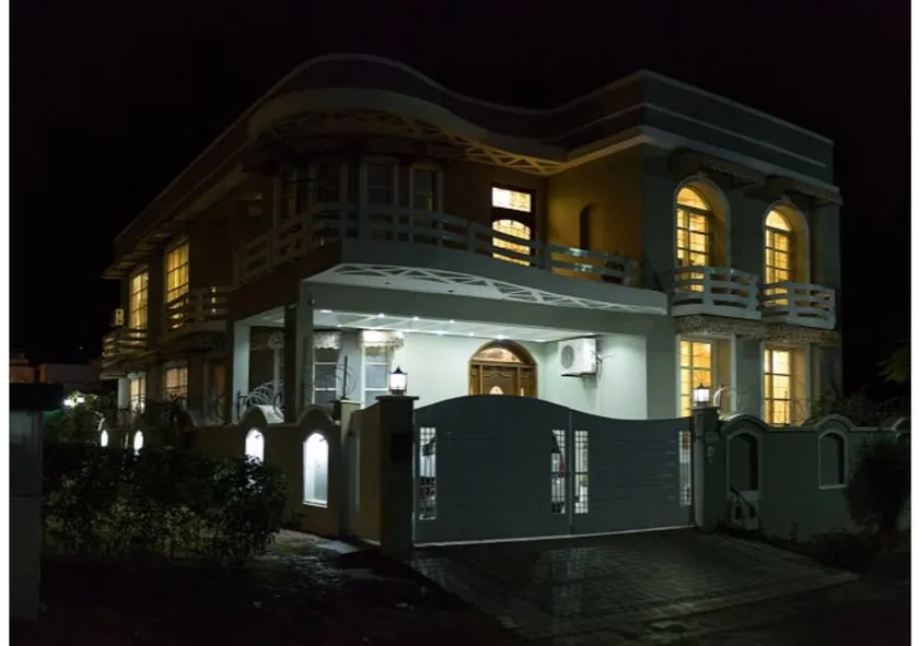 Harvey's Guest House - Image 1