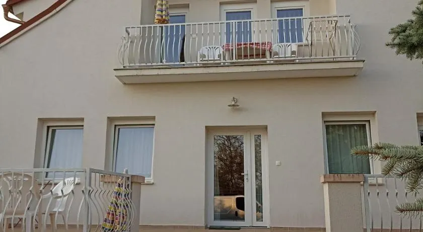 Bor Apartmanház - Image 1
