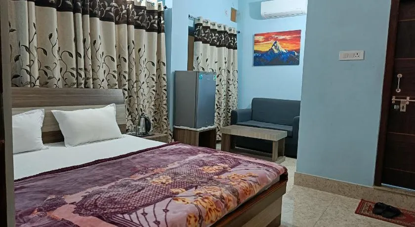 Hotel Vrindavan Palace - Image 1