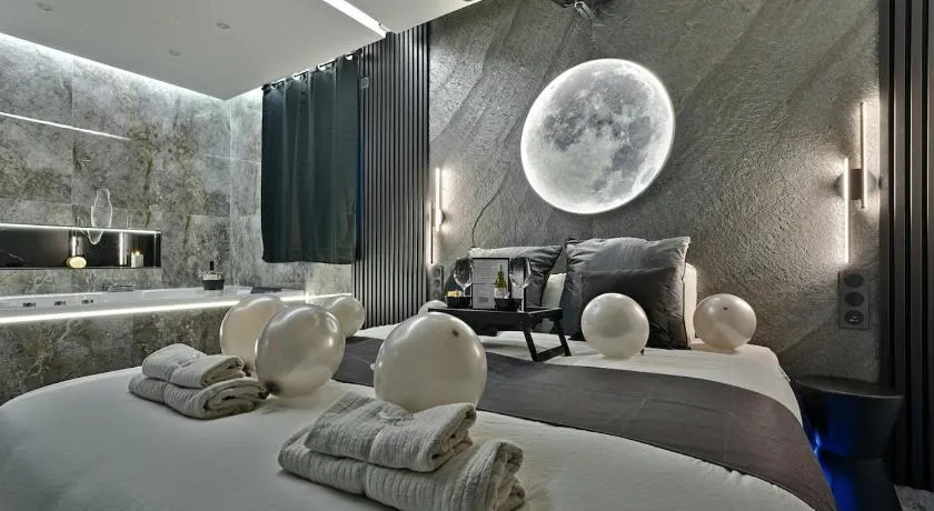 Welcome to L'ASTRAL ACUZZI - Image 1
