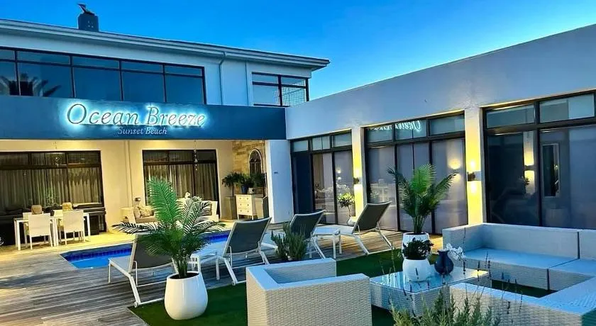 OCEAN BREEZE SUNSET BEACH - Boutique Guesthouse - Cape Town - Image 1