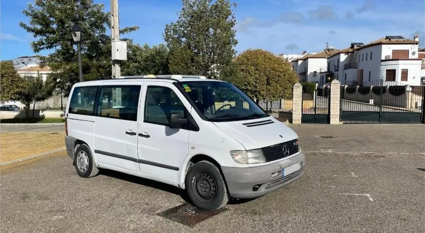 Furgoneta Van Vito - Image 1