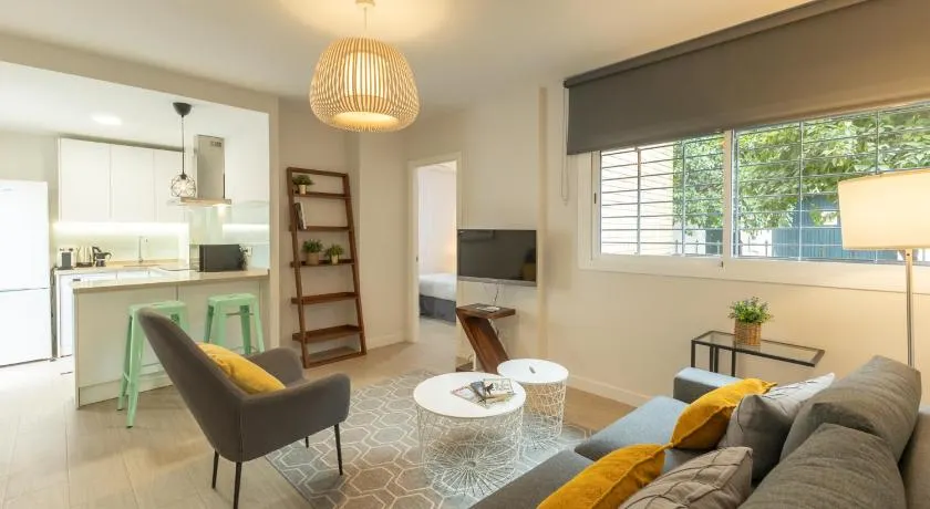 Charming Apartment with FREE Parking -Small cars only- and private patio at Plaza de Espana by OCity - Image 1