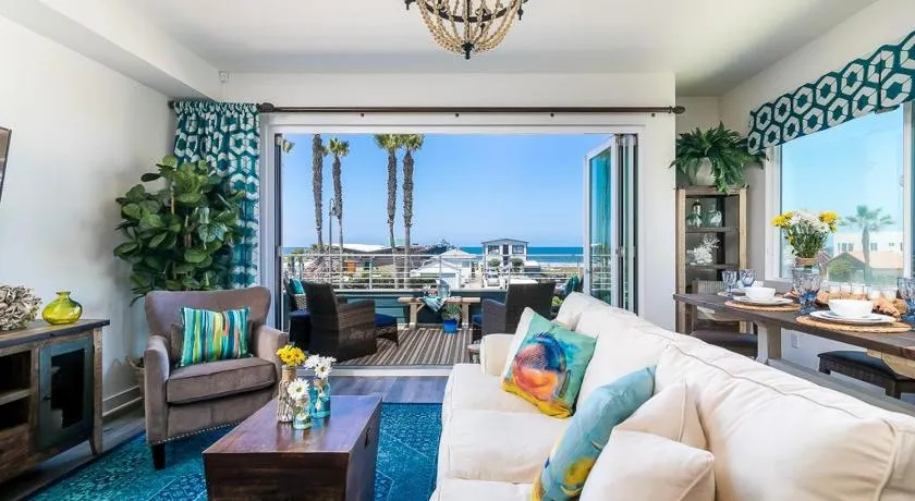 Ocean View 3 Bedrooms Condo, just steps from the park, pier & water! - Image 1