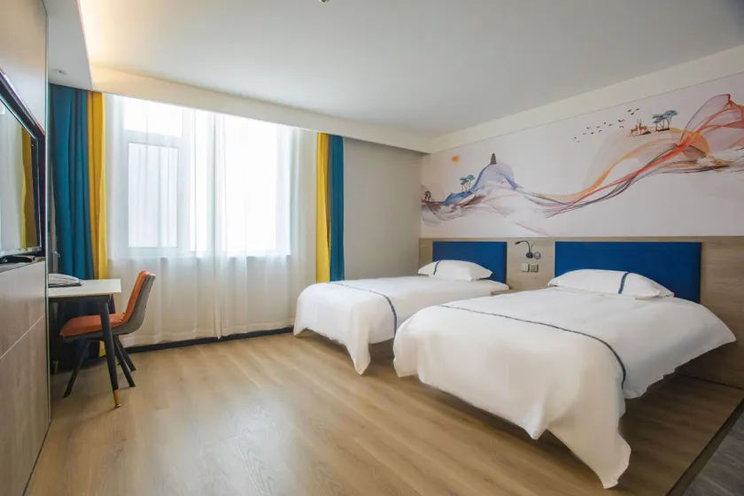 Eaka 365 & VS Esports Hotel (People's Hospital Branch, Songjing Street, Nanhe District) - Image 1