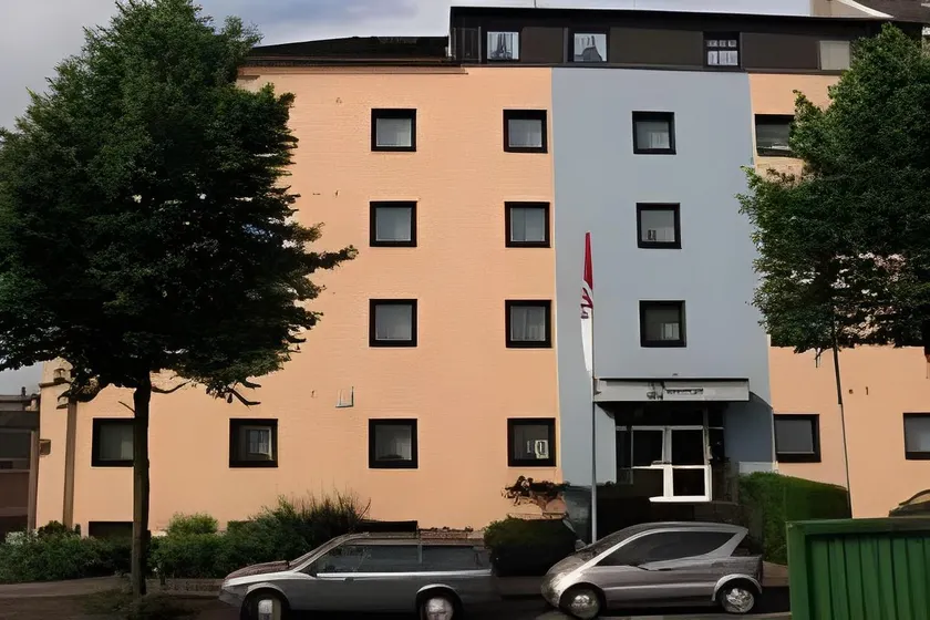 Hotel Am Vogelsanger Weg - Image 1