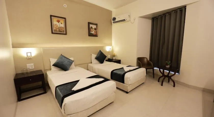 Hotel The White House Ahilyanagar - Image 1