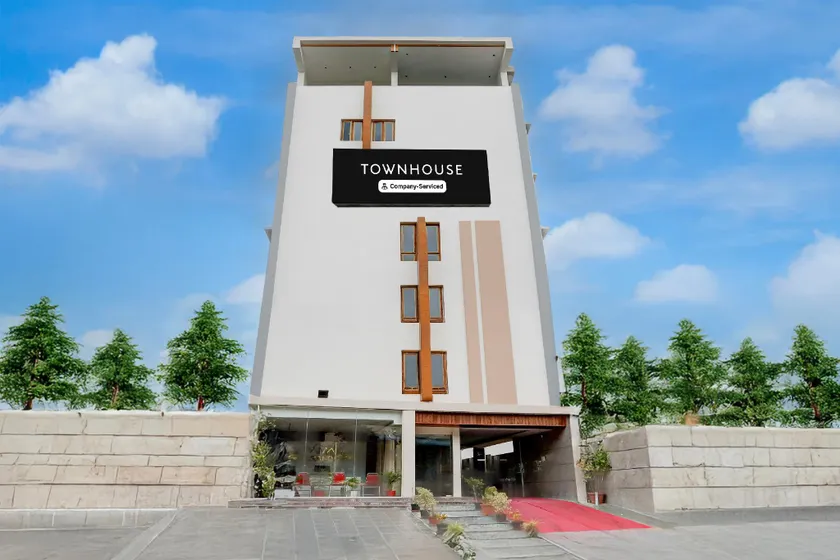 Super Townhouse Sri Padmavati Ammavaari Temple Formerly Hotel Rama Grand - Image 1