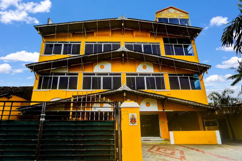 Super Collection O Thirukadaiyur Bus Terminal Formerly Royal Sri Amirthayoga - Image 1