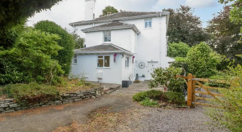 Pentre Court Cottage - Image 1