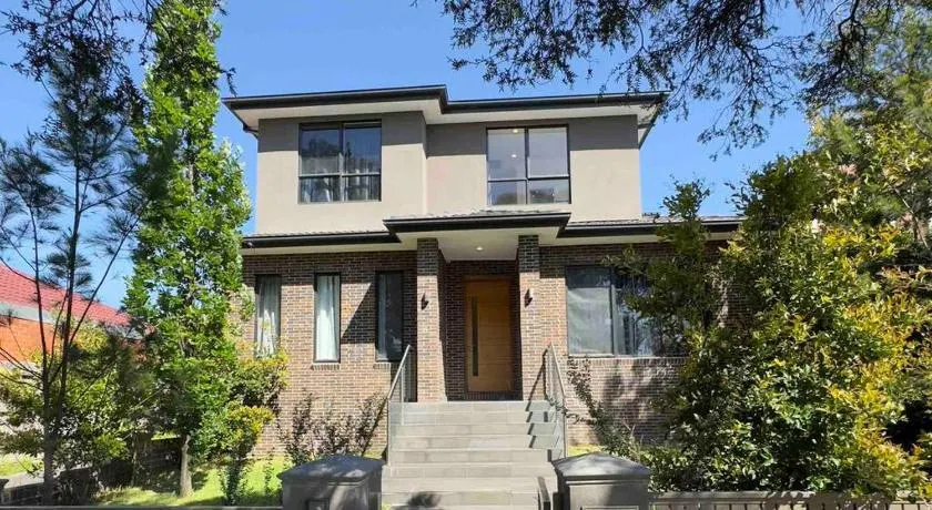 Modern house with Arcade games in a good location - Image 1
