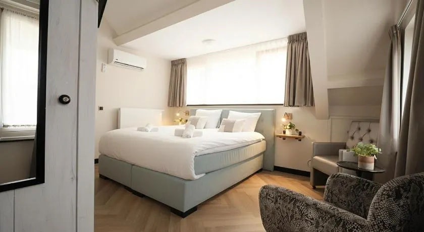 Harmony Room At The Best Location - Image 1